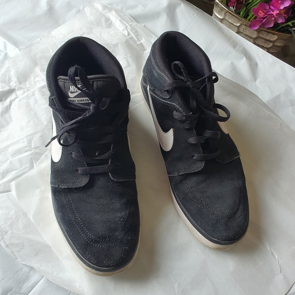 NIKE | SUKETO 2 | Black | US 11 UK / AU 10 | Pre-owed | - Picture 2 of 14